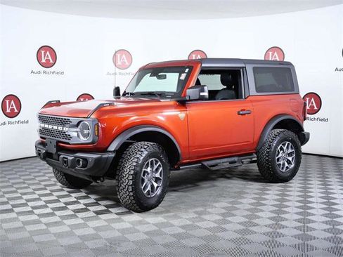 Used 2023 Ford Bronco Badlands image 4