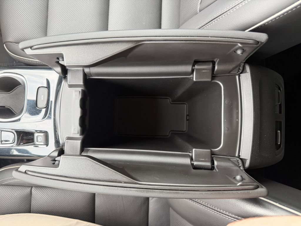 Used 2021 Buick Envision Essence w/ Sport Touring Package AWD/4WD image 29