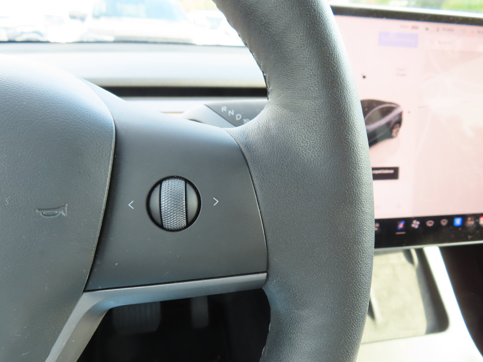 Used 2024 Tesla Model Y 2WD image 19