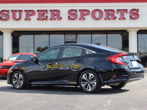 Used 2017 Honda Civic EX-T image 5