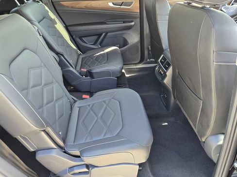 Certified 2026 Volkswagen Atlas SE w/ Panoramic Sunroof Package FWD image 18