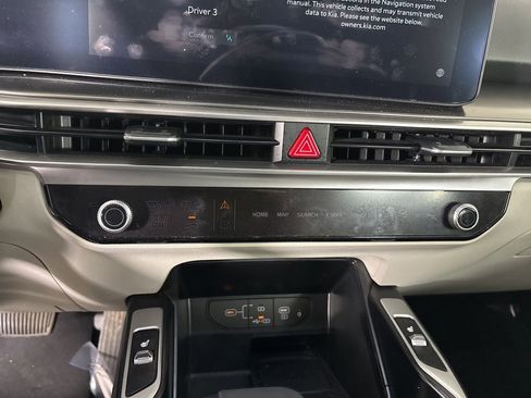 Used 2024 Kia Sorento S w/ Panoramic Sunroof Package AWD/4WD image 18