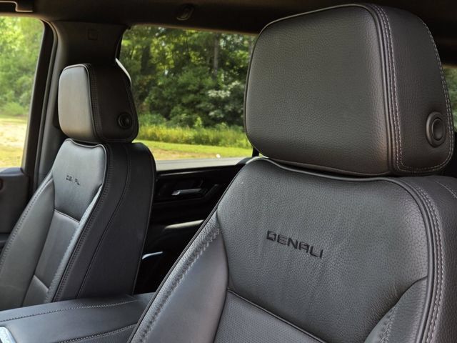 Used 2025 GMC Yukon Denali AWD/4WD image 33