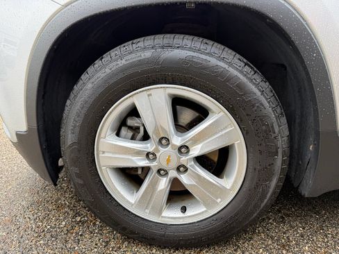 Used 2018 Chevrolet Trax LT w/ LT Convenience Package FWD image 6