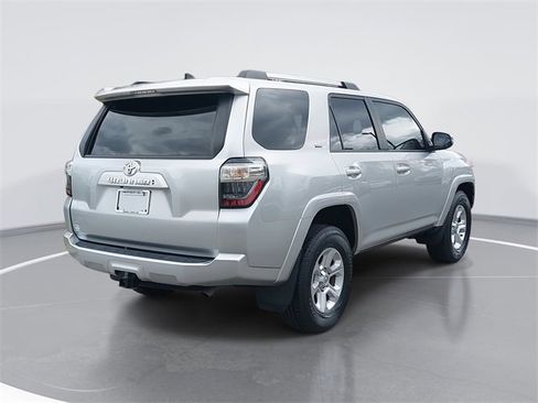 Used 2022 Toyota 4Runner SR5 Premium image 3