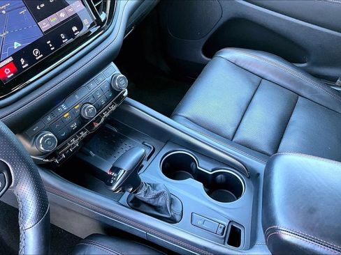 Certified 2025 Dodge Durango R/T AWD/4WD image 11