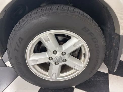 Used 2009 Dodge Nitro SE AWD/4WD image 5