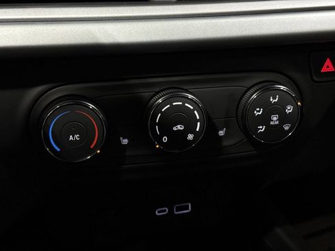 New 2026 Chevrolet Trax RS w/ Sunroof Package image 15