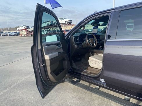 Used 2022 Chevrolet Silverado 1500 LTZ image 10