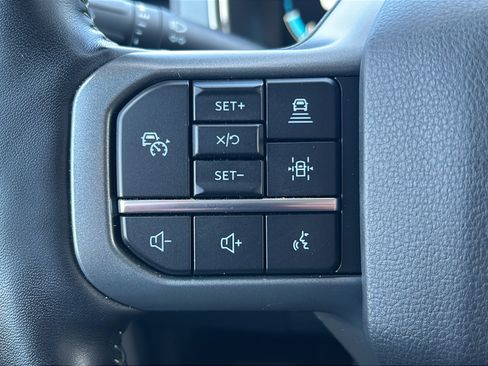 Used 2022 Ford F150 Lariat w/ Equipment Group 502A High AWD/4WD image 17