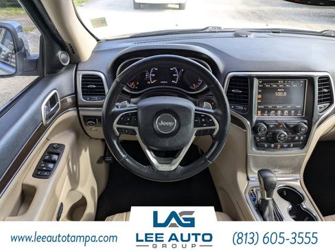 Used 2017 Jeep Grand Cherokee Limited image 17