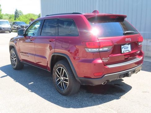 Used 2018 Jeep Grand Cherokee Trailhawk w/ Trailhawk Luxury Group AWD/4WD image 12