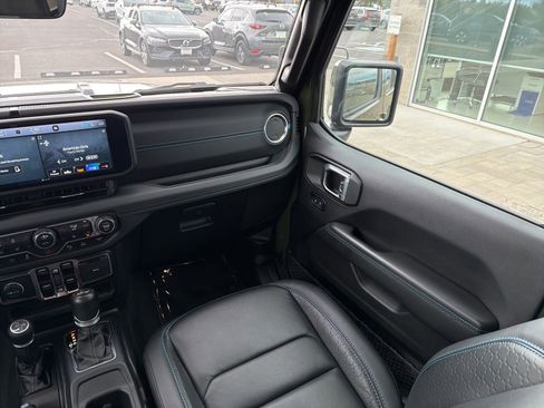 Used 2024 Jeep Wrangler High Altitude AWD/4WD image 12