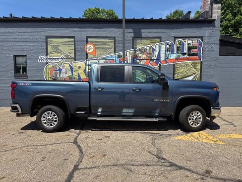 Used 2025 Chevrolet Silverado 2500 LT w/ Convenience Package AWD/4WD image 26