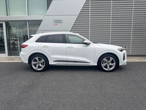Used 2025 Audi Q5 Prestige AWD/4WD image 2