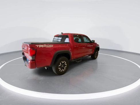 Used 2018 Toyota Tacoma TRD Off-Road AWD/4WD image 8