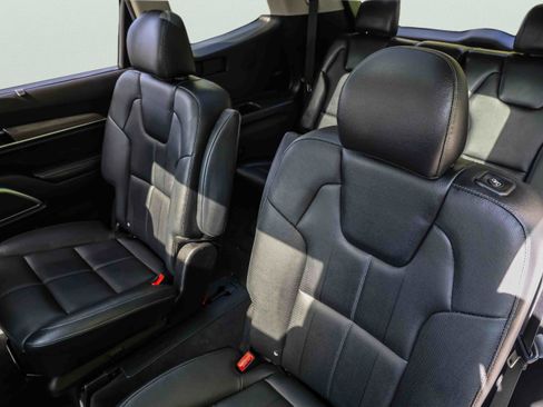 Certified 2022 Kia Telluride SX w/ Nightfall Edition Package AWD/4WD image 21