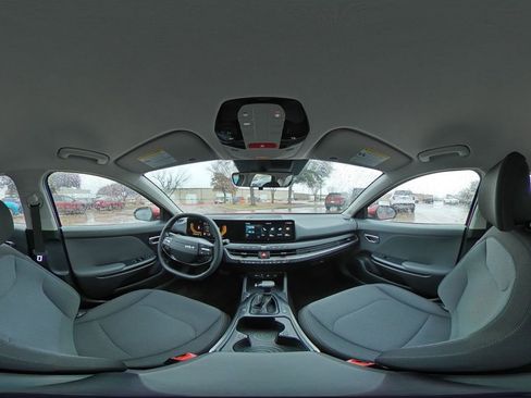 Used 2025 Kia K4 LXS image 43