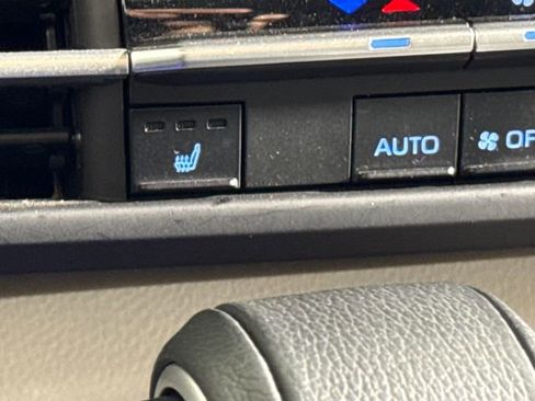 Certified 2023 Toyota Sienna XLE AWD/4WD image 39