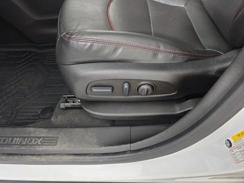 Used 2022 Chevrolet Equinox RS w/ RS Leather Package AWD/4WD image 17