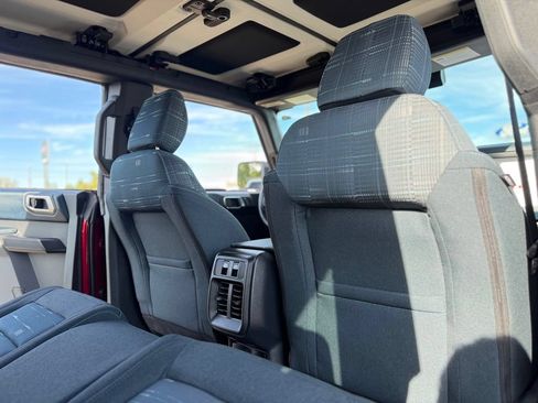 Used 2025 Ford Bronco Heritage Edition AWD/4WD image 17