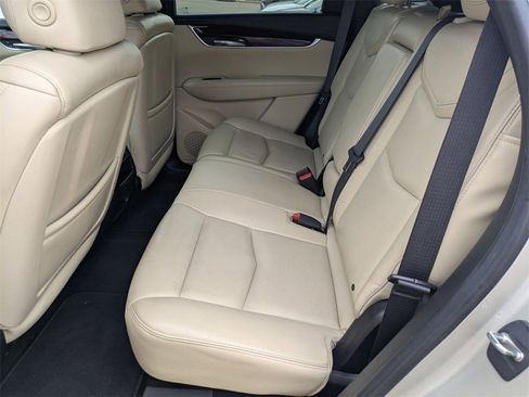 Used 2017 Cadillac XT5 Luxury w/ Driver Awareness Package image 26