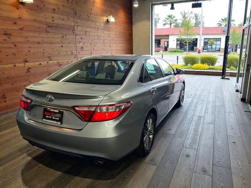 Used 2017 Toyota Camry SE FWD image 7