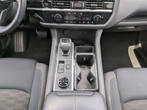 Certified 2025 Nissan Pathfinder SV AWD/4WD image 19