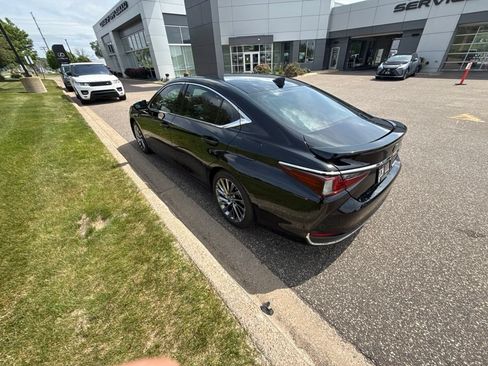 Used 2024 Lexus ES 300h w/ Accessory Package (Z1) FWD image 6