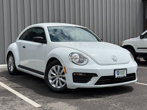 Used 2018 Volkswagen Beetle 2.0T Coast FWD image 3
