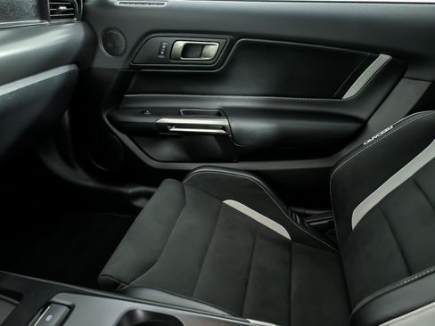 Used 2021 Ford Mustang Shelby GT500 w/ Technology Package image 33