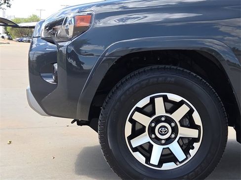 Used 2024 Toyota 4Runner TRD Off-Road Premium image 5