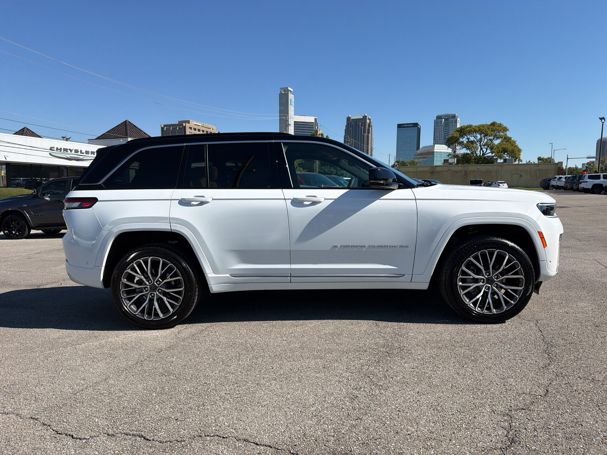 New 2027 Jeep Grand Cherokee Summit AWD/4WD image 5