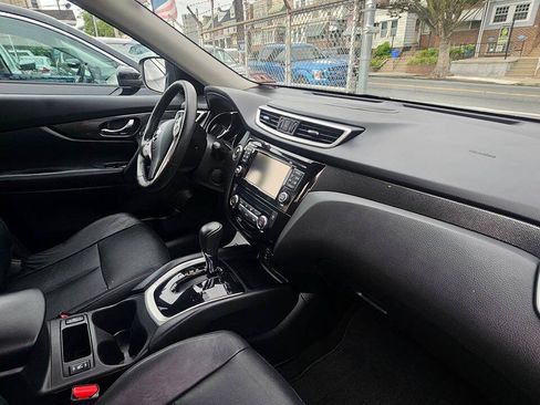 Used 2015 Nissan Rogue SL w/ SL Premium Package AWD/4WD image 10