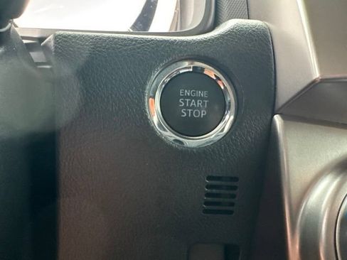 Used 2022 Toyota 4Runner Limited AWD/4WD image 13