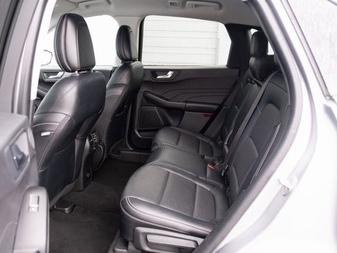 Used 2021 Ford Escape Titanium image 18