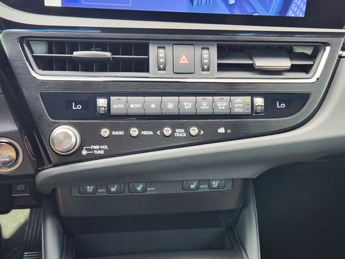 New 2025 Lexus ES 350 w/ Premium Package image 13