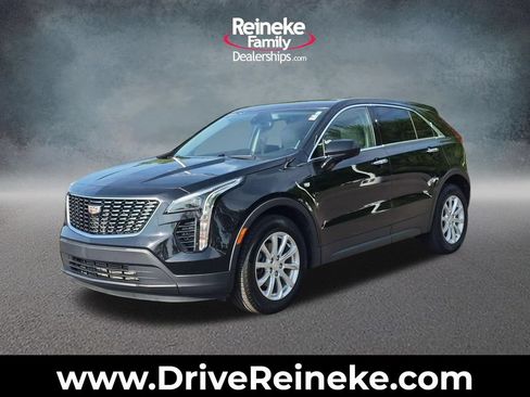 Used 2019 Cadillac XT4 Luxury w/ Cold Weather Package FWD image 1