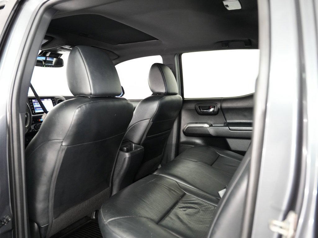 Used 2020 Toyota Tacoma Limited AWD/4WD image 37