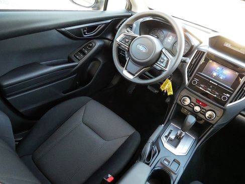 Used 2023 Subaru Crosstrek 2.0i image 9