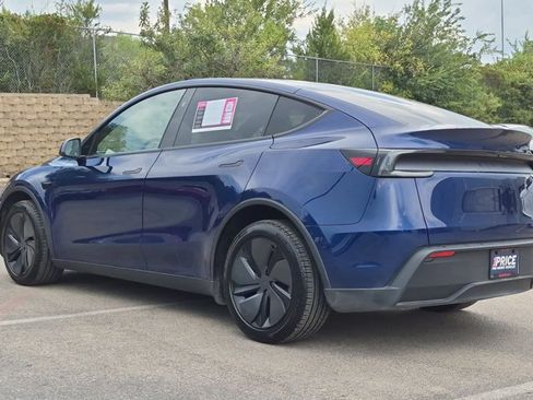 Used 2026 Tesla Model Y 2WD image 8