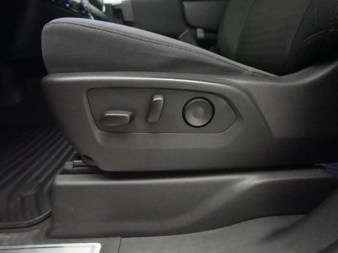 Used 2024 Chevrolet Silverado 1500 LT AWD/4WD image 25