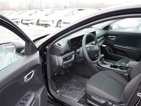 New 2026 Kia K4 LXS image 10