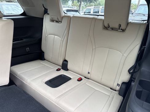 Used 2023 INFINITI QX60 Luxe w/ Cargo Package FWD image 10