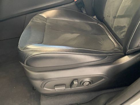 Used 2023 Jeep Grand Cherokee Altitude image 13