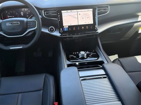 New 2026 Jeep Grand Wagoneer Limited AWD/4WD image 15
