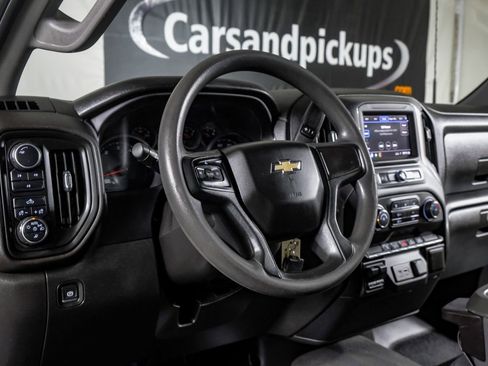 Used 2022 Chevrolet Silverado 2500 Custom w/ Custom Value Package AWD/4WD image 15