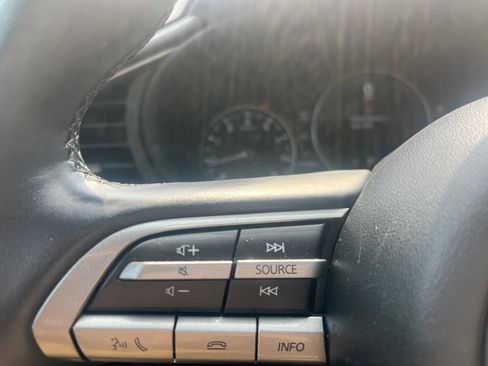 Used 2022 MAZDA MAZDA3 s FWD image 13