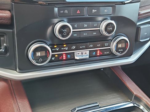 Used 2024 Ford Expedition Max Limited image 29