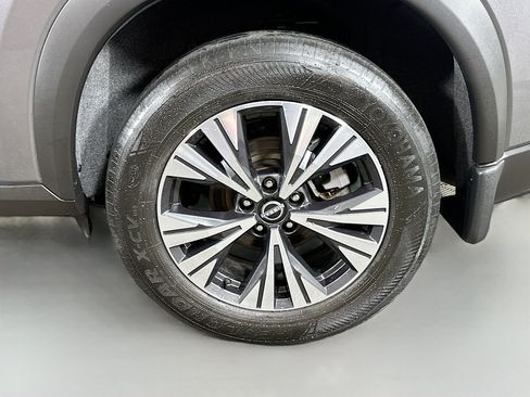 Used 2023 Nissan Rogue SV AWD/4WD image 28
